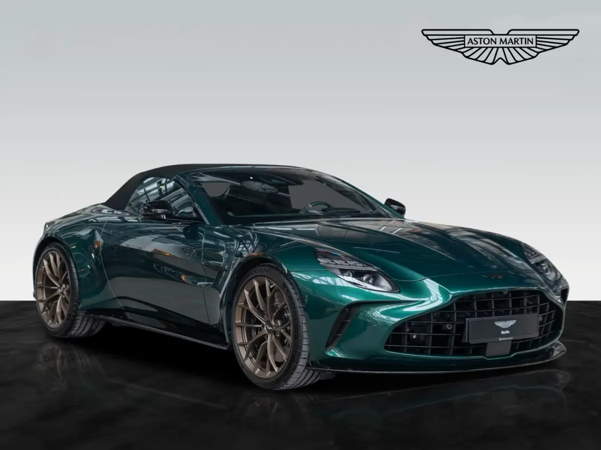 Aston Martin Vantage V8 Spider 2026 — Geneva Luxury Car Rental, Genève. Aston Martin Vantage V8 Spider à Genève La Aston Martin Vantage V8 Spider 2026 est…