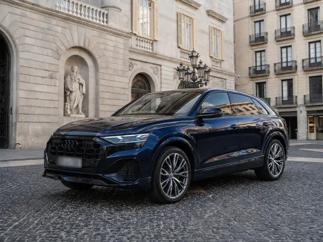 Audi Q8 55 TFSI 2022 — Geneva Luxury Car Rental, Genève