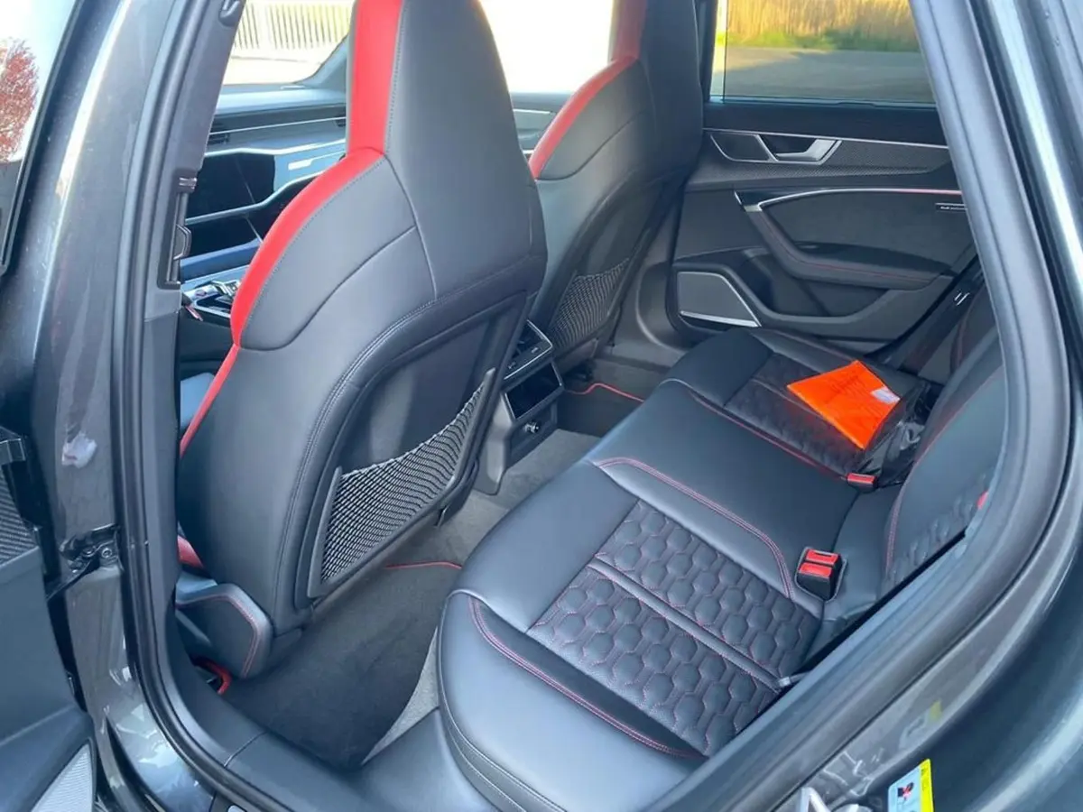 Audi RS6 2022, extérieur — Geneva Luxury Car Rental, Genève. Audi RS6 à Genève La Audi RS6 2022 fait partie des véhicules proposés à la location à…