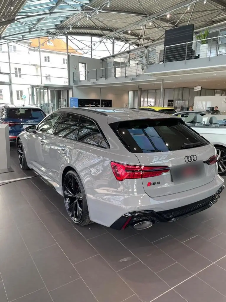 Audi RS6 Dynamic 2023, extérieur — Geneva Luxury Car Rental, Genève. Audi RS6 Dynamic à Genève La Audi RS6 Dynamic 2023 fait partie des véhicules proposés à…