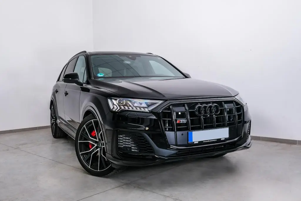 Audi SQ7 2025, intérieur — Geneva Luxury Car Rental, Genève. Audi SQ7 à Genève L'Audi SQ7 2025, un SUV affichant une puissance de 507 ch et une…