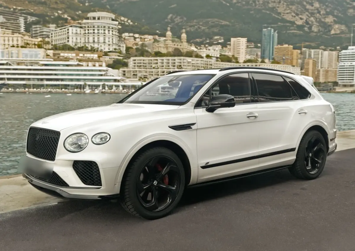Bentley Bentayga V8-S 2024 — Geneva Luxury Car Rental, Genève. Bentley Bentayga V8-S à Genève La Bentley Bentayga V8-S 2024 fait partie des véhicules…