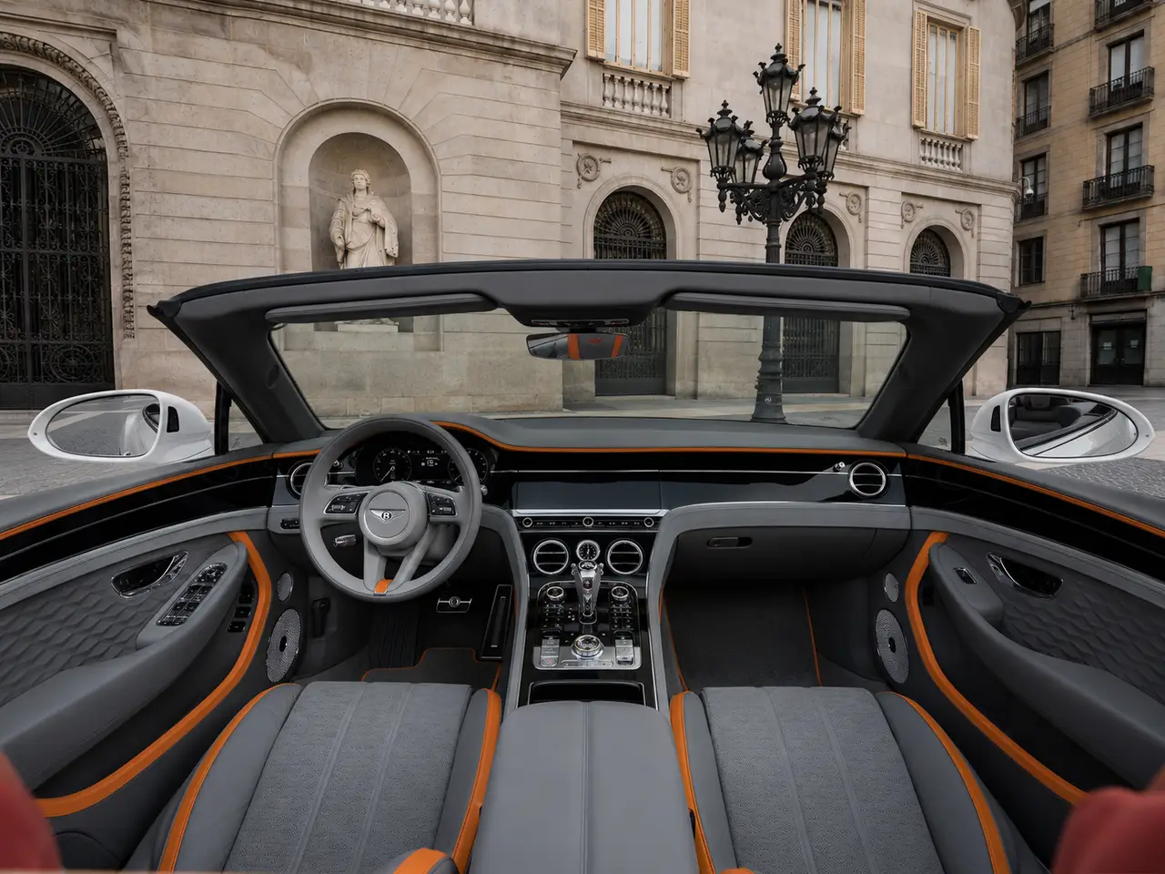 Bentley Continental GTC Speed 2025, intérieur — Geneva Luxury Car Rental, Genève. Bentley Continental GTC Speed à Genève Le Bentley Continental GTC Speed 2025 est proposé…