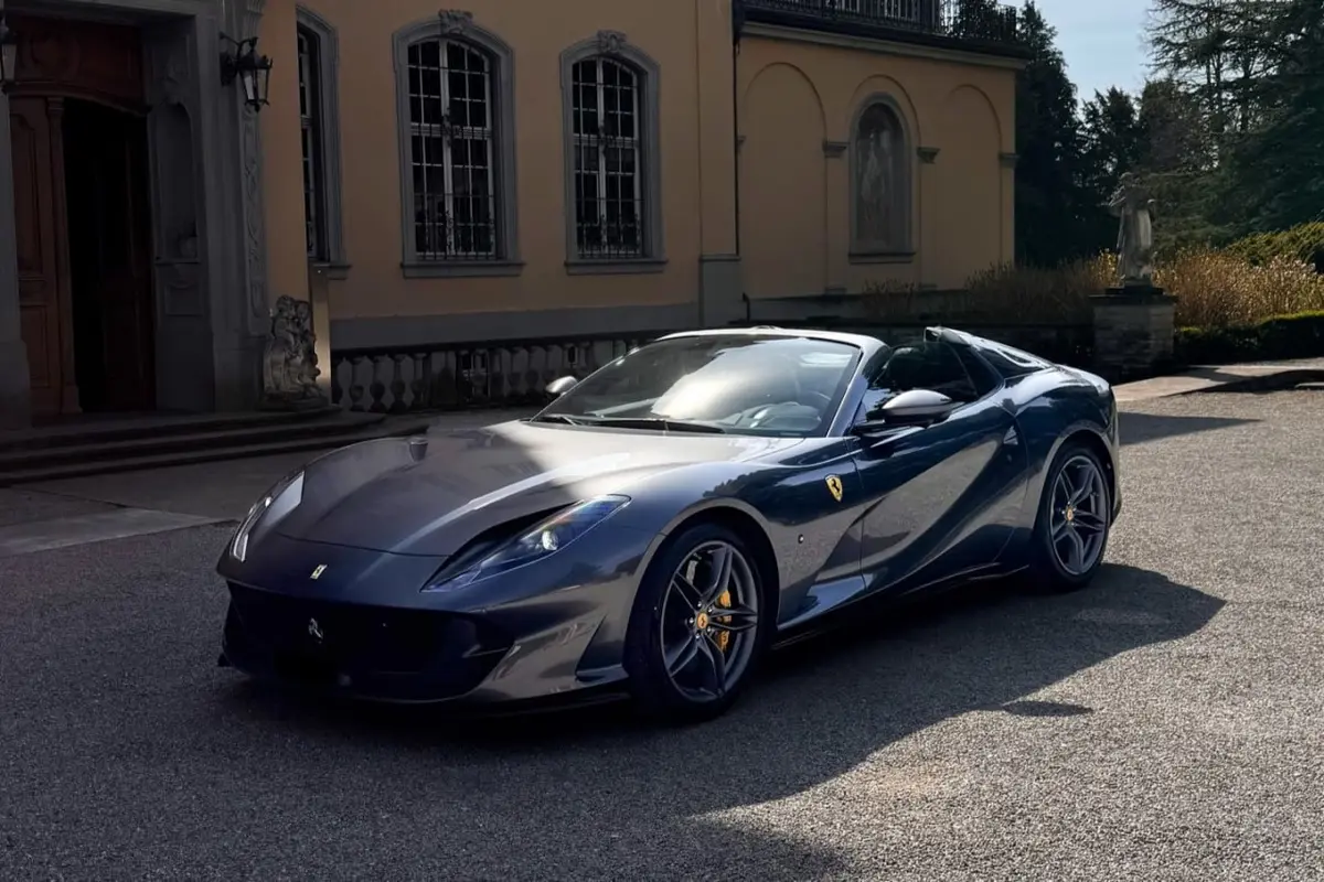 Ferrari 812 GTS 2024 — Geneva Luxury Car Rental, Genève. Ferrari 812 GTS à Genève La Ferrari 812 GTS 2024 est proposée à la location à Genève. Ce…