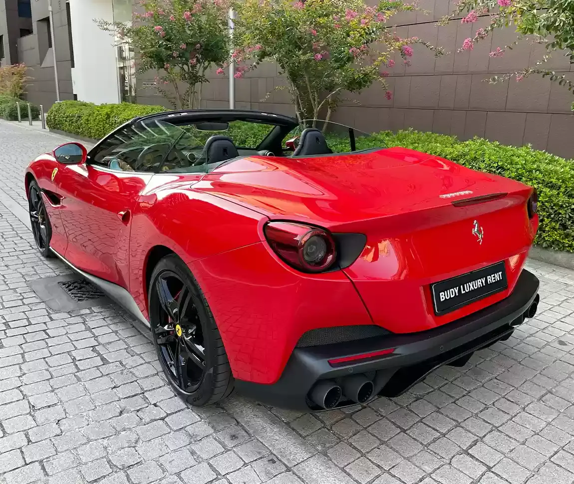 Ferrari Portofino M 2023, tableau de bord — Geneva Luxury Car Rental, Genève. Ferrari Portofino M à Genève La Ferrari Portofino M 2023 est proposée à la location à…