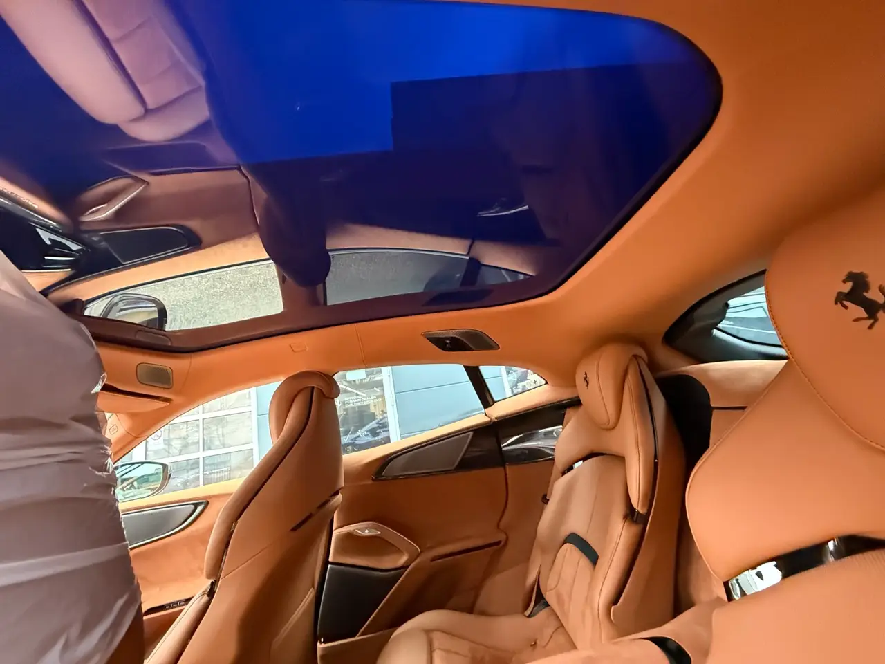 Ferrari Purosangue 2024, intérieur — Geneva Luxury Car Rental, Genève. Ferrari Purosangue à Genève La Ferrari Purosangue 2024 fait partie des modèles sport…