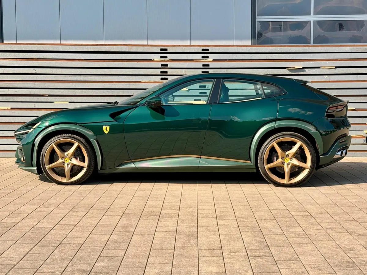 Ferrari Purosangue Atelier 2025 — Geneva Luxury Car Rental, Genève. Ferrari Purosangue Atelier à Genève Le Ferrari Purosangue Atelier 2025 est proposé à la…