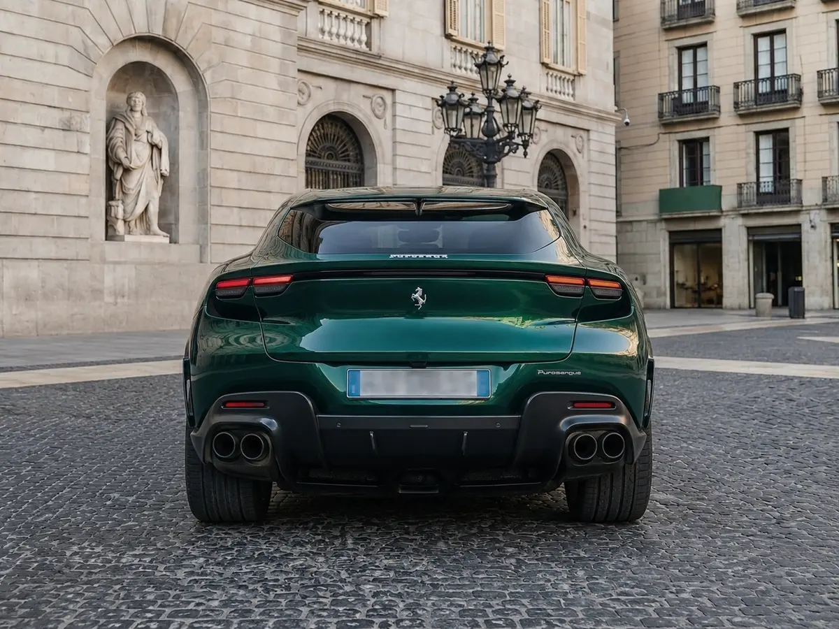 Ferrari Purosangue Atelier 2025, vue arrière — Geneva Luxury Car Rental, Genève. Ferrari Purosangue Atelier à Genève Le Ferrari Purosangue Atelier 2025 est proposé à la…