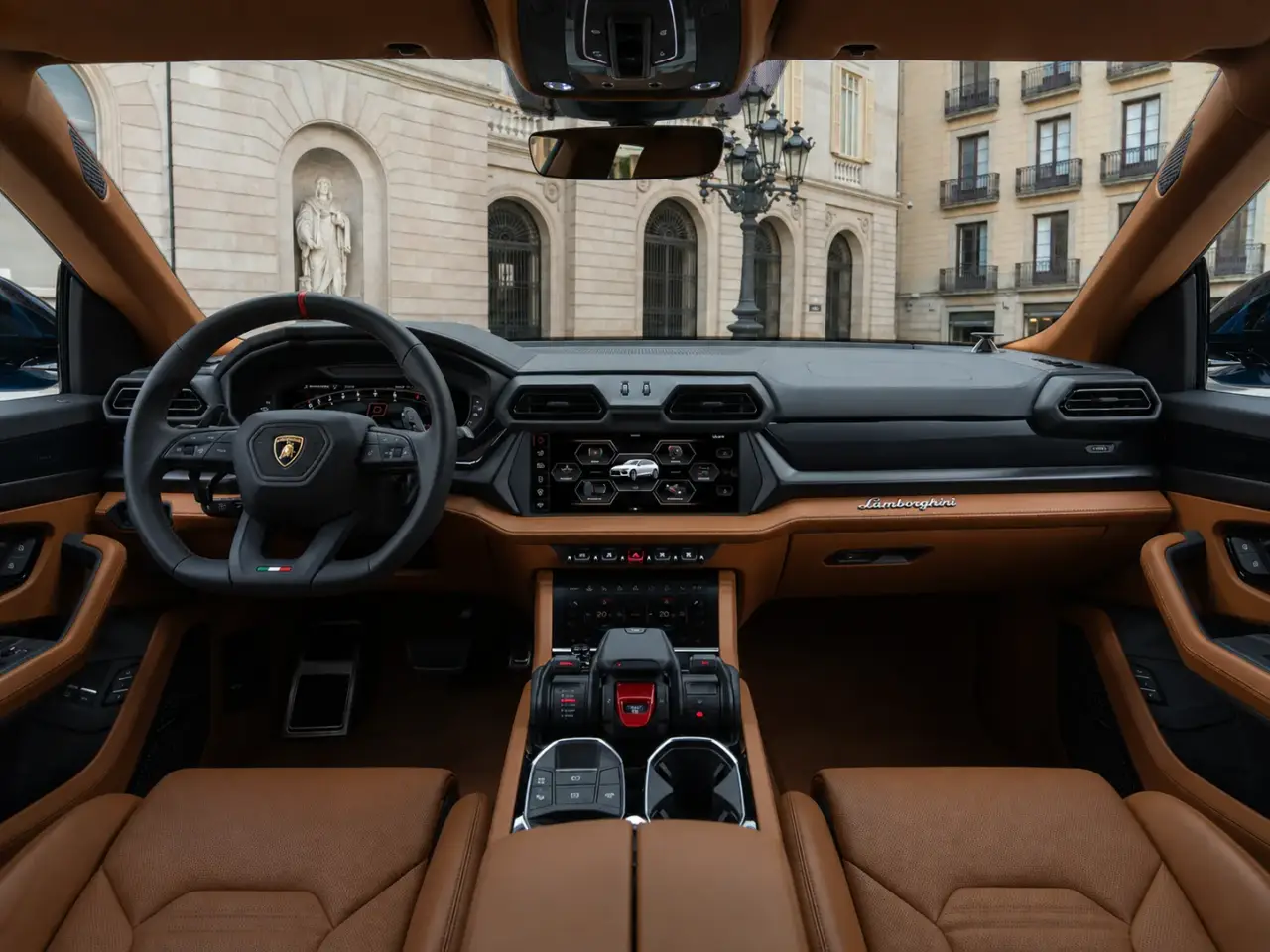 Lamborghini Urus SE 2025, vue arrière — Geneva Luxury Car Rental, Genève. Lamborghini Urus SE à Genève Le Lamborghini Urus SE 2025 est proposé à la location à…