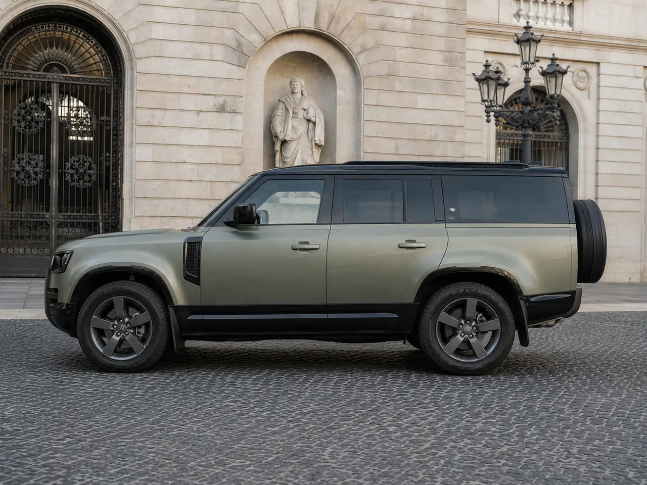 Land Rover Defender X-Dynamic 7 seater 2024, extérieur — Geneva Luxury Car Rental, Genève. Land Rover Defender X-Dynamic 7 seater à Genève Le Land Rover Defender X-Dynamic 7 seater…