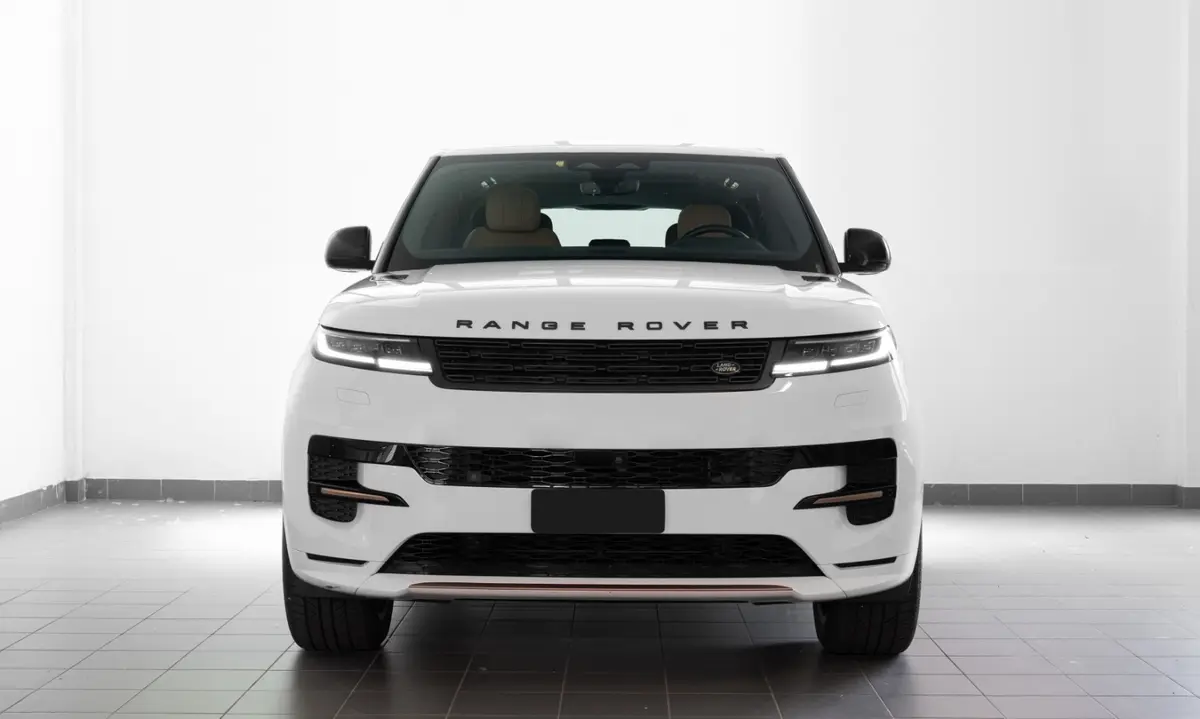 Land Rover Range Rover Sport 2025 — Geneva Luxury Car Rental, Genève. Land Rover Range Rover Sport à Genève Le Land Rover Range Rover Sport 2025 est proposé à…
