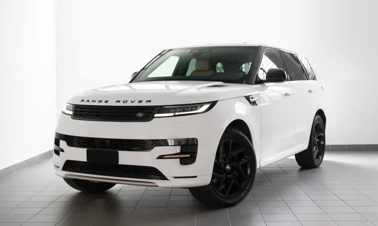 Land Rover Range Rover Sport 2025, vue arrière — Geneva Luxury Car Rental, Genève. Land Rover Range Rover Sport à Genève Le Land Rover Range Rover Sport 2025 est proposé à…