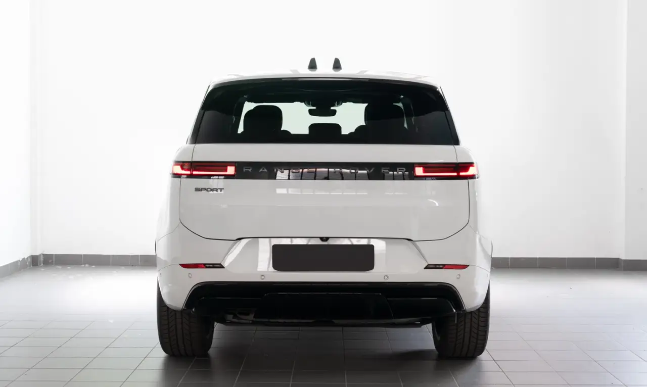 Land Rover Range Rover Sport 2025, tableau de bord — Geneva Luxury Car Rental, Genève. Land Rover Range Rover Sport à Genève Le Land Rover Range Rover Sport 2025 est proposé à…