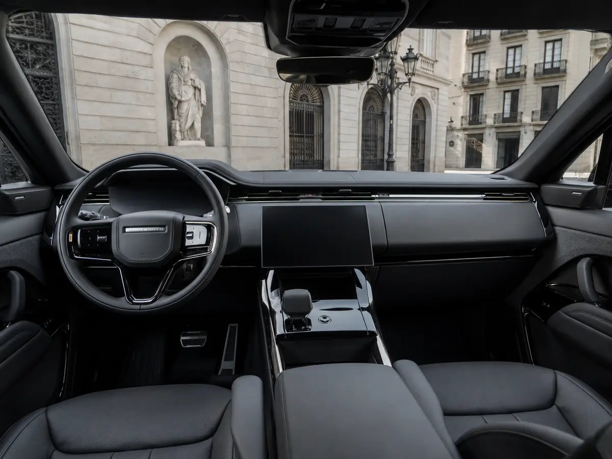 Land Rover Range Rover Sport Dynamic SE 2025, intérieur — Geneva Luxury Car Rental, Genève. Land Rover Range Rover Sport Dynamic SE à Genève Le Land Rover Range Rover Sport Dynamic…
