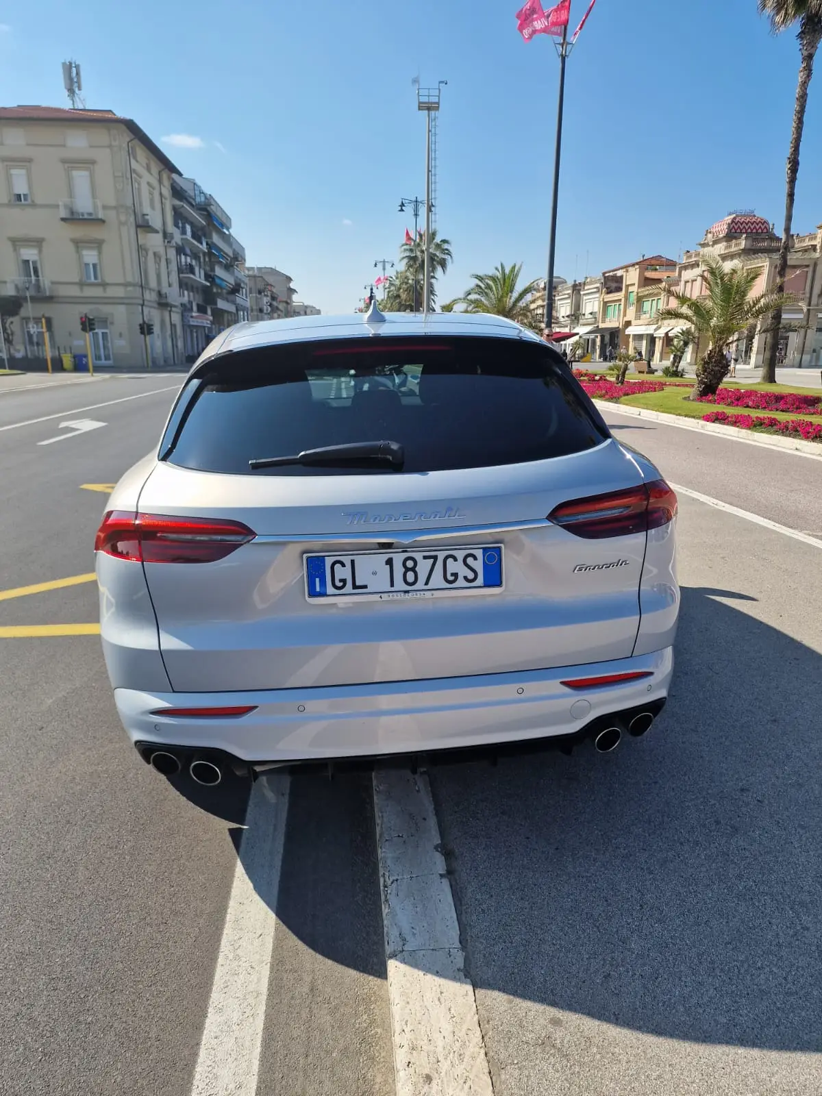 Maserati Grecale GT 2025, extérieur — Geneva Luxury Car Rental, Genève. Maserati Grecale GT à Genève Le Maserati Grecale GT 2025 fait partie des SUV proposés à…