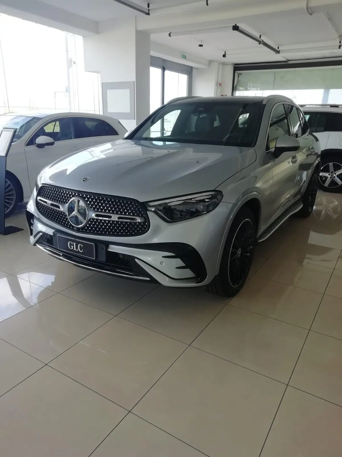 Mercedes Benz GLC 2025 — Geneva Luxury Car Rental, Genève. Mercedes Benz GLC à Genève Le Mercedes Benz GLC 2025 est proposé à la location à Genève…