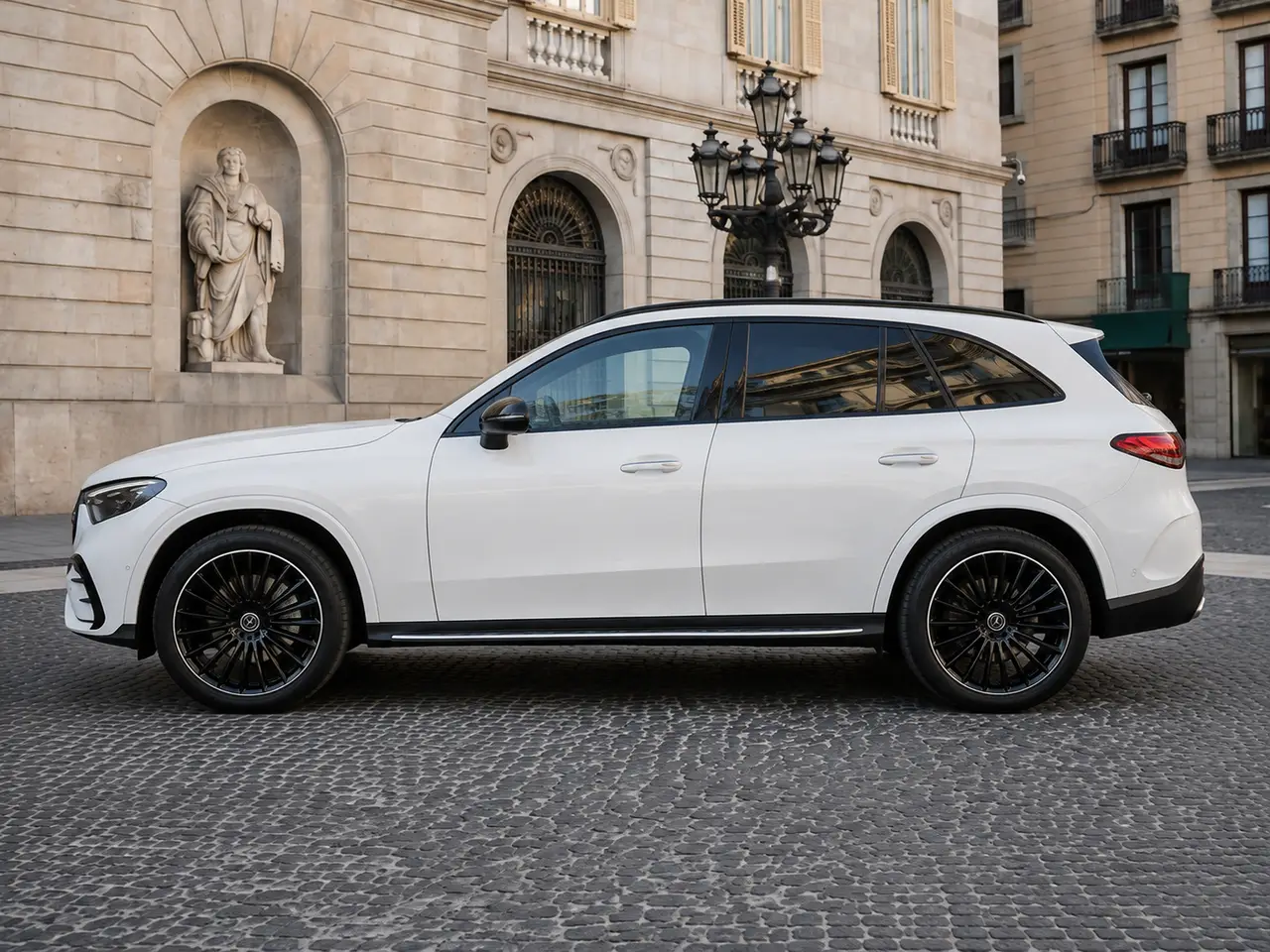 Mercedes Benz GLC 2025, extérieur — Geneva Luxury Car Rental, Genève. Mercedes Benz GLC à Genève Le Mercedes Benz GLC 2025 est proposé à la location à Genève…