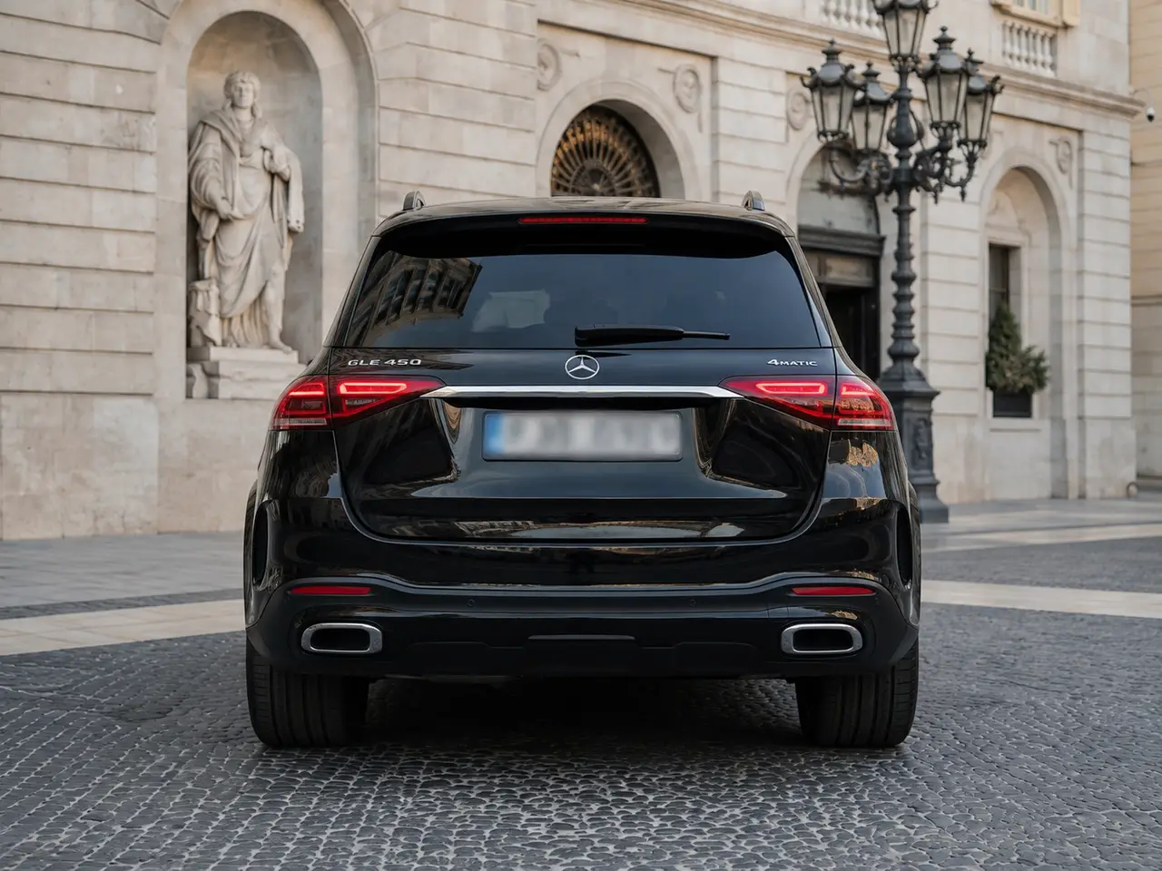 Mercedes Benz GLE 450 AMG 2024, vue arrière — Geneva Luxury Car Rental, Genève. Mercedes Benz GLE 450 AMG à Genève La Mercedes Benz GLE 450 AMG 2024 est disponible à la…