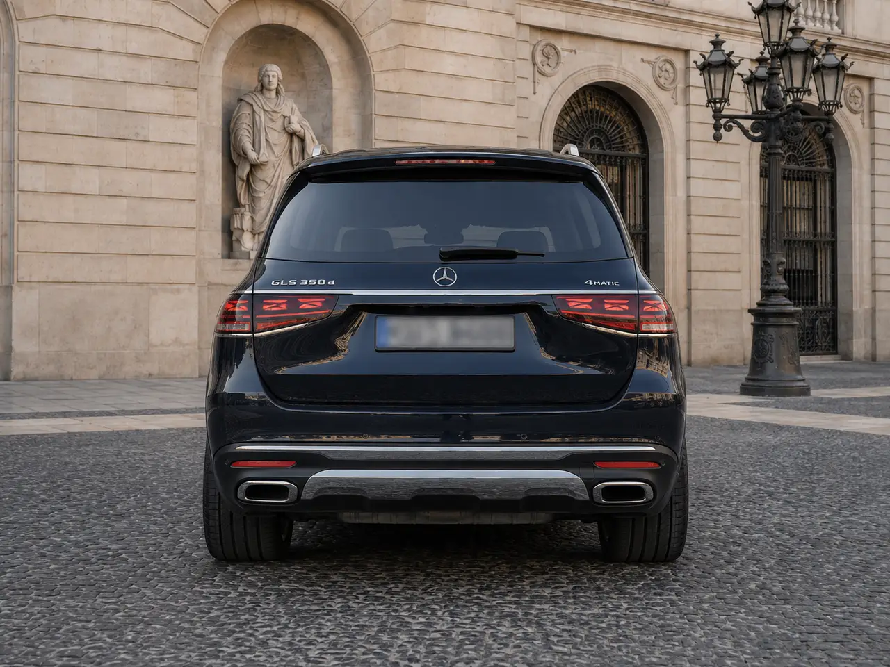 Mercedes Benz GLS-klasse 350 D Exclusive 7 Posti 2025, vue arrière — Geneva Luxury Car Rental, Genève. Mercedes Benz GLS-klasse 350 D Exclusive 7 Posti à Genève Le Mercedes Benz GLS-klasse 350…