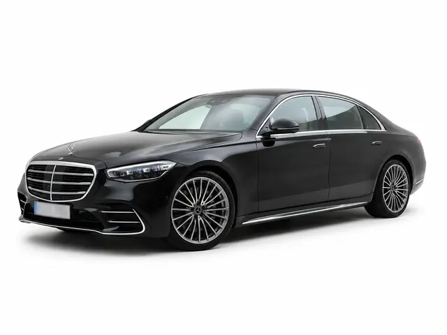 Mercedes Benz S-klasse S400 Long 4-Matic 2023 — Geneva Luxury Car Rental, Genève