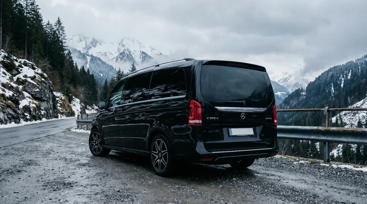 Mercedes Benz V300 8 seats 2025, vue avant — Geneva Luxury Car Rental, Genève. Mercedes Benz V300 8 seats à Genève Le Mercedes Benz V300 8 seats 2025 est proposé à la…