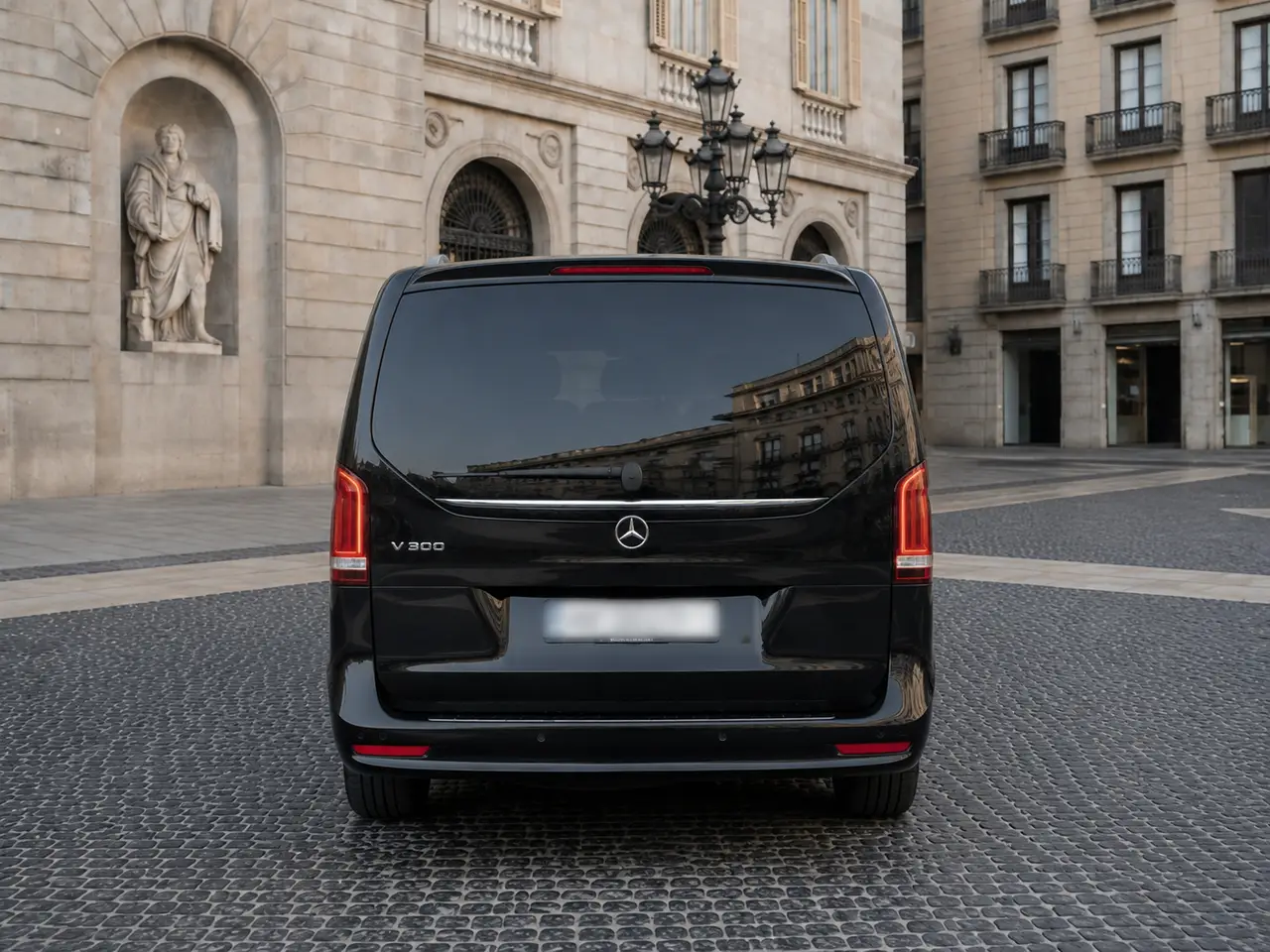 Mercedes Benz V300 8 seats 2025, vue arrière — Geneva Luxury Car Rental, Genève. Mercedes Benz V300 8 seats à Genève Le Mercedes Benz V300 8 seats 2025 est proposé à la…