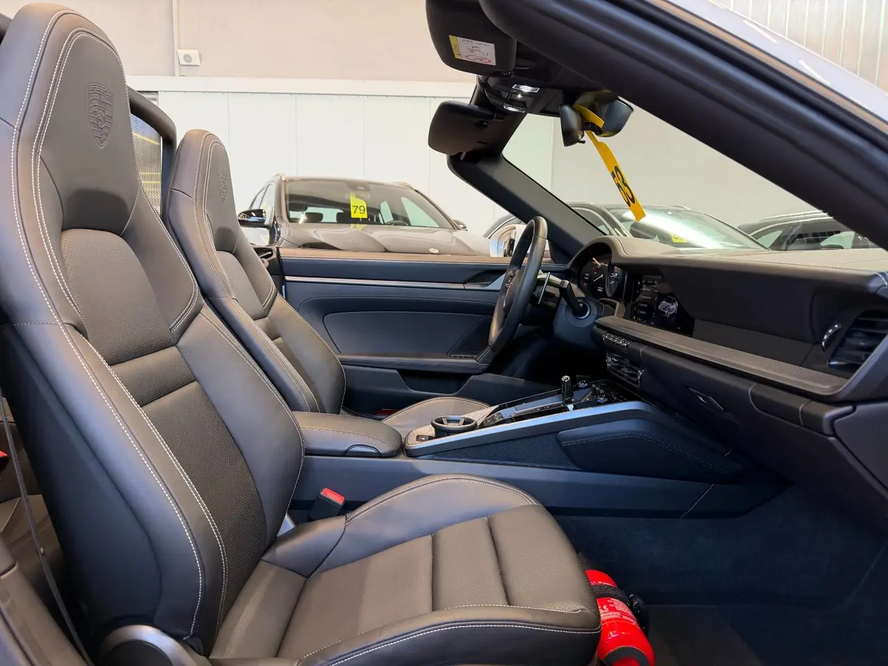 Porsche 911 Carrera S Cabrio (992) 2025, extérieur — Geneva Luxury Car Rental, Genève. Porsche 911 Carrera S Cabrio (992) à Genève La Porsche 911 Carrera S Cabrio (992) 2025…