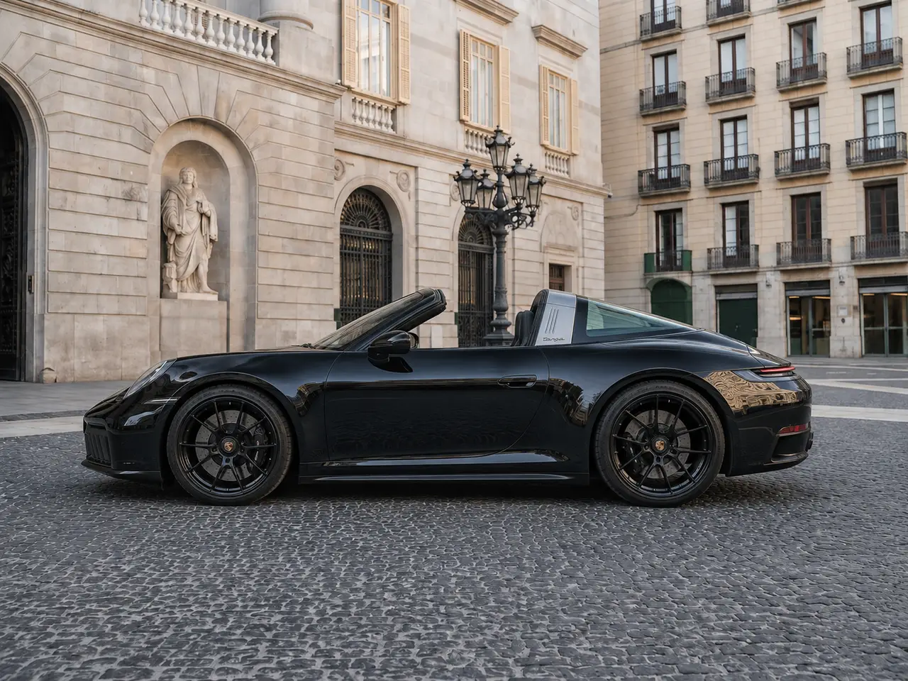 Porsche 911 Targa 2025, extérieur — Geneva Luxury Car Rental, Genève. Porsche 911 Targa à Genève La Porsche 911 Targa 2025 est proposée à la location à Genève.…