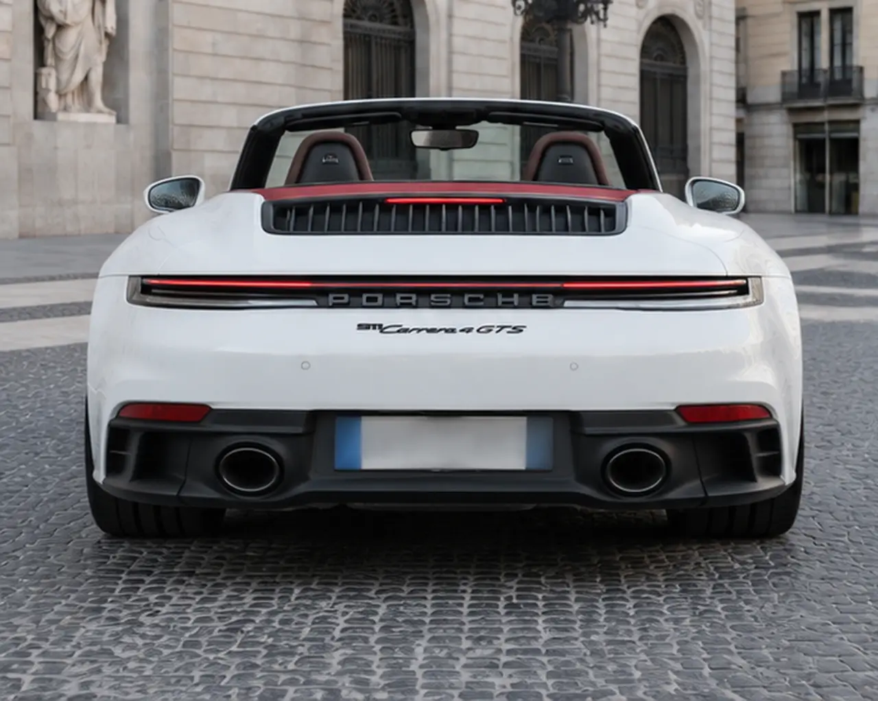 Porsche 992.2 Carrera 4 GTS Cabrio 2025, vue arrière — Geneva Luxury Car Rental, Genève. Porsche 992.2 Carrera 4 GTS Cabrio à Genève La Porsche 992.2 Carrera 4 GTS Cabrio 2025…