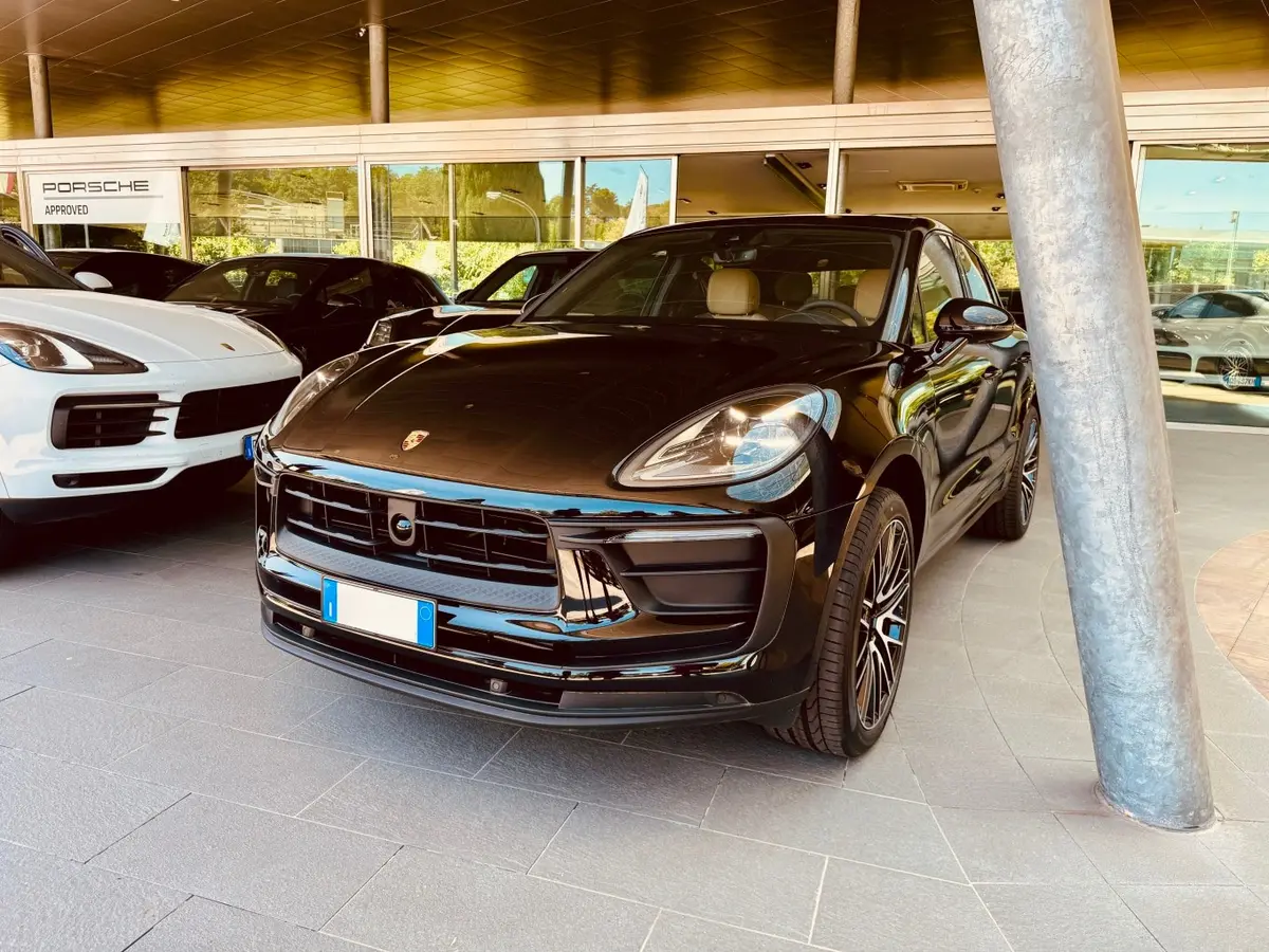 Porsche Macan 2024 — Geneva Luxury Car Rental, Genève. Porsche Macan à Genève Louer un Porsche Macan à Genève, c'est disposer d'un SUV 2024…