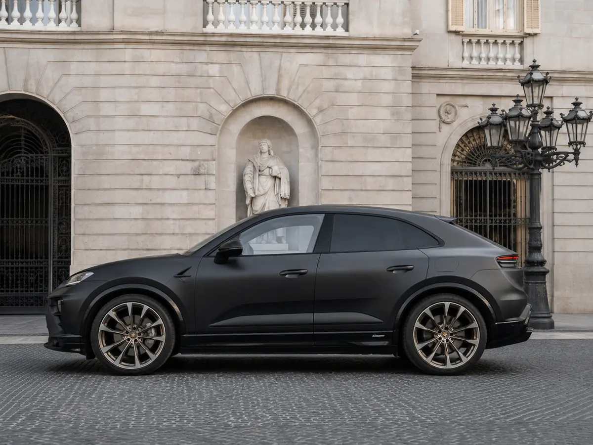 Porsche Macan 2024, extérieur — Geneva Luxury Car Rental, Genève. Porsche Macan à Genève Louer un Porsche Macan à Genève, c'est disposer d'un SUV 2024…