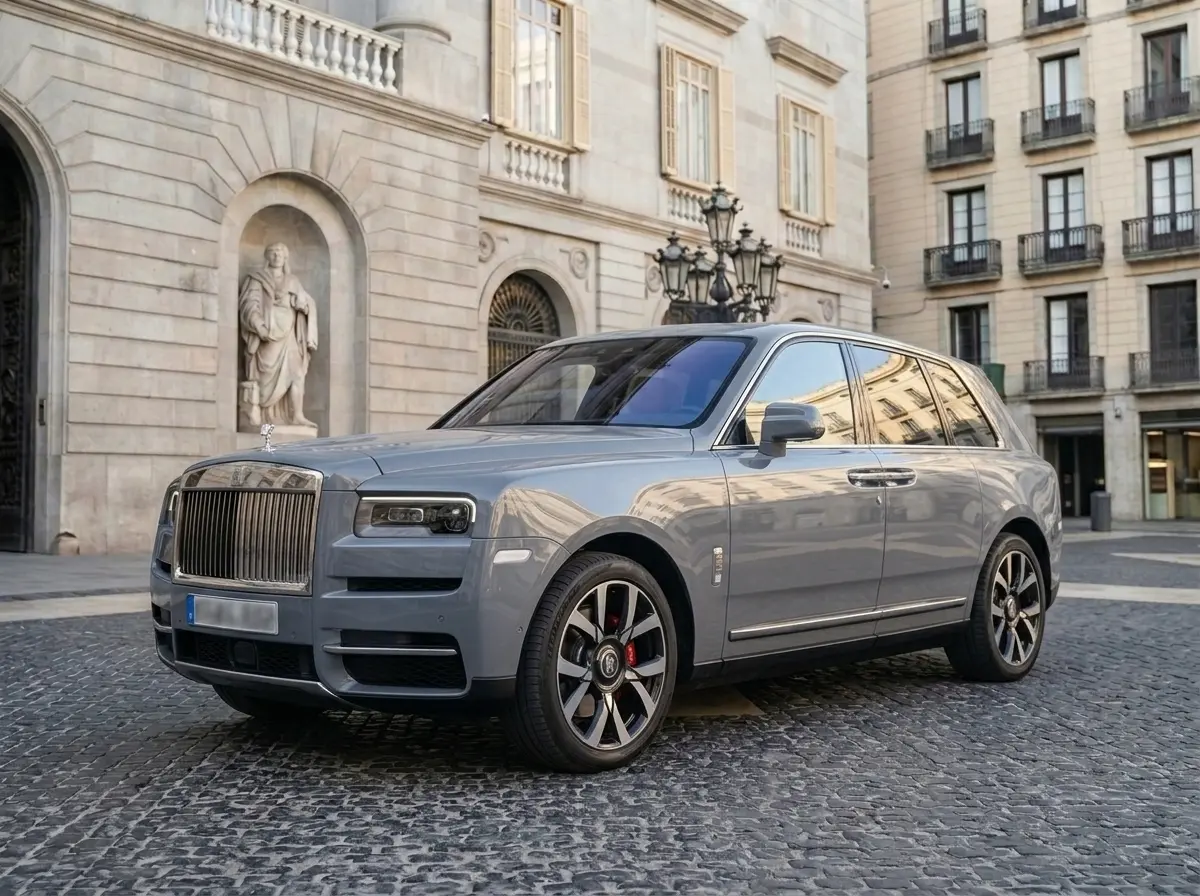 Rolls-Royce Cullinan 2025 — Geneva Luxury Car Rental, Genève. Rolls-Royce Cullinan 2025 à Genève Le Rolls-Royce Cullinan 2025 fait partie des modèles…