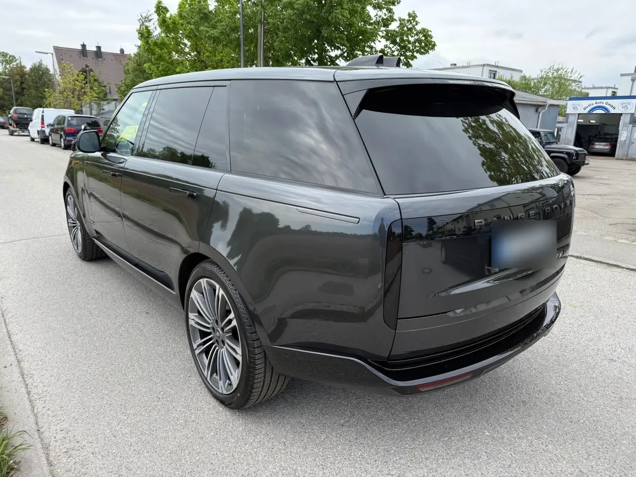 Rover Range Rover Autobiography D350 7s 2025, extérieur — Geneva Luxury Car Rental, Genève. Rover Range Rover Autobiography D350 7s à Genève Le Rover Range Rover Autobiography D350…