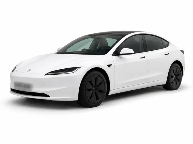 Tesla Model S Plaid 2025 — Geneva Luxury Car Rental, Genève